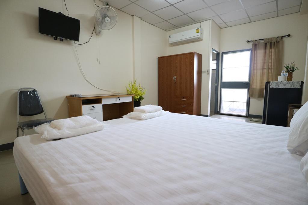 Pob Choke Residences Саттахип Экстерьер фото